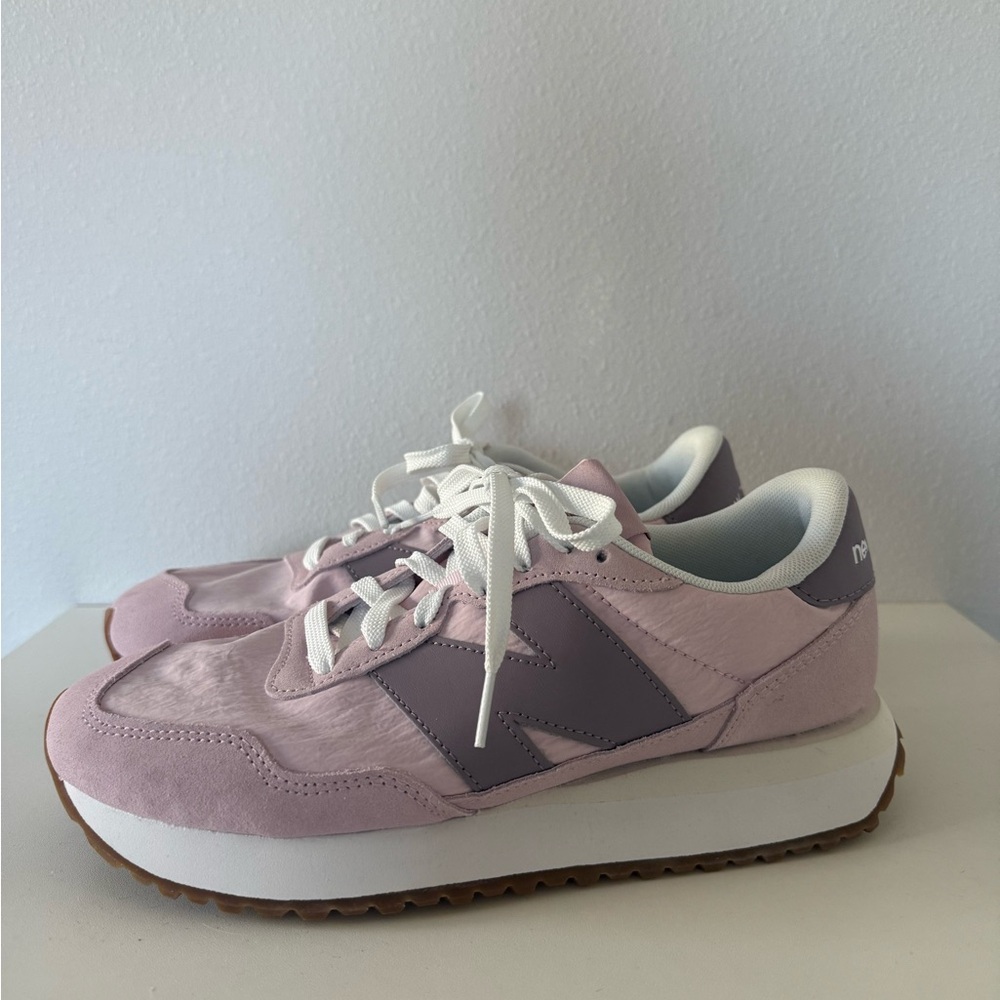New Balance 237 Pink Sneakers